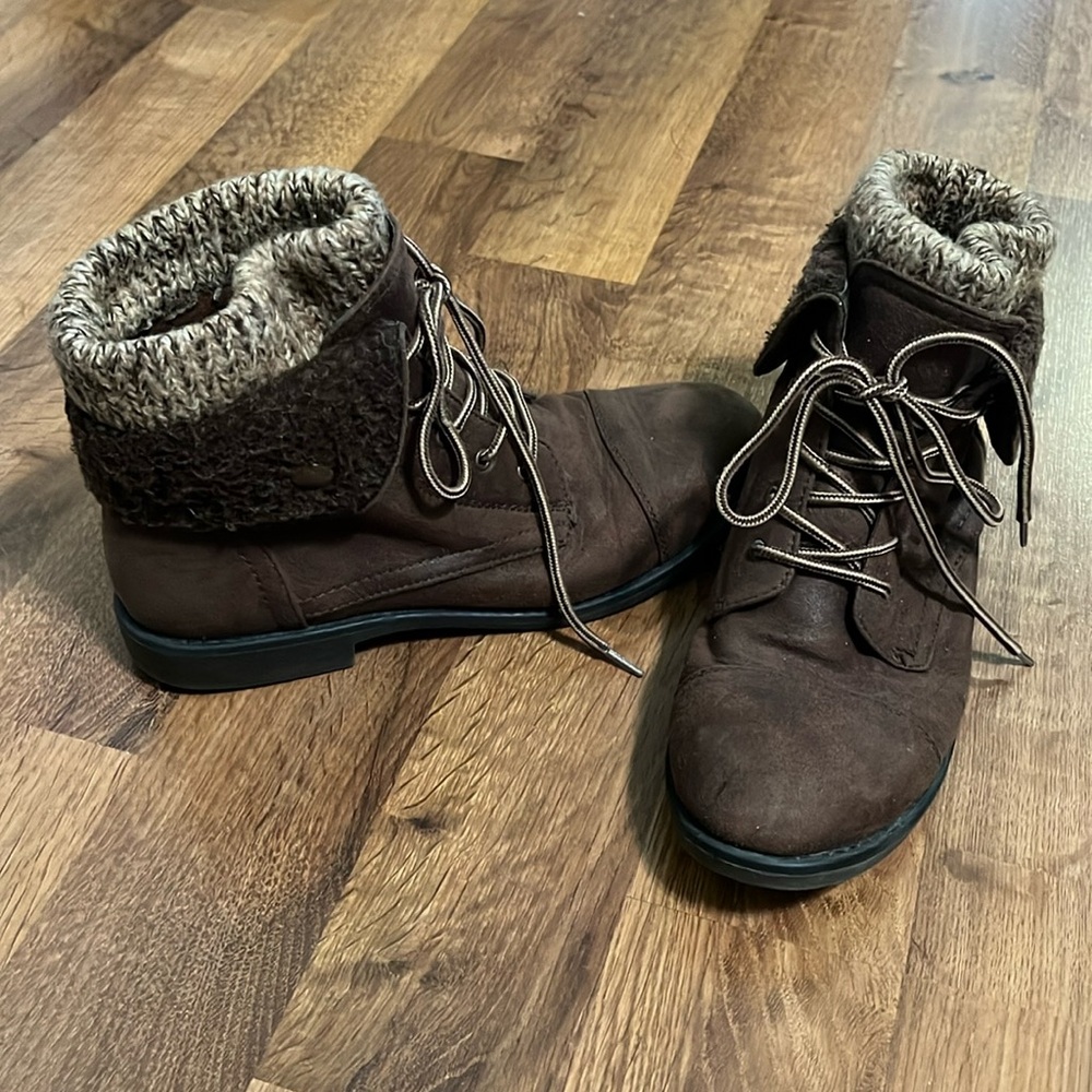 Cliffs boots